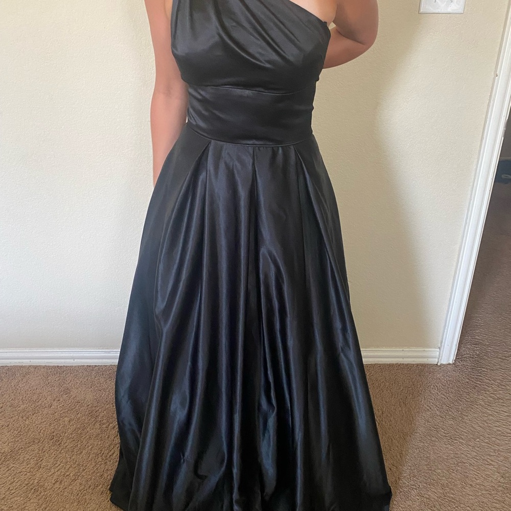 Blondie Nites Black One-Shoulder Prom Dress